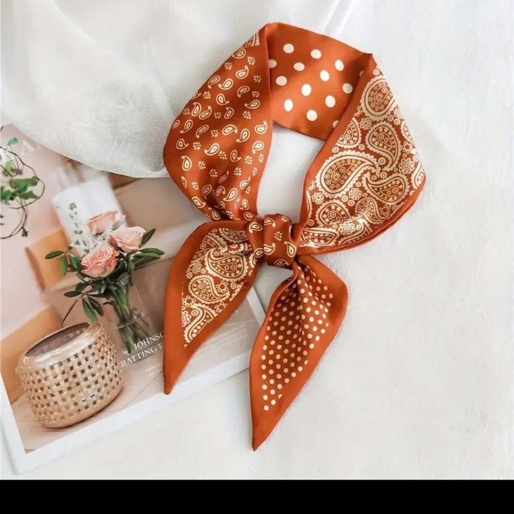 4pcs. Vibrant  Paisley Twillys - Picture 4 of 9